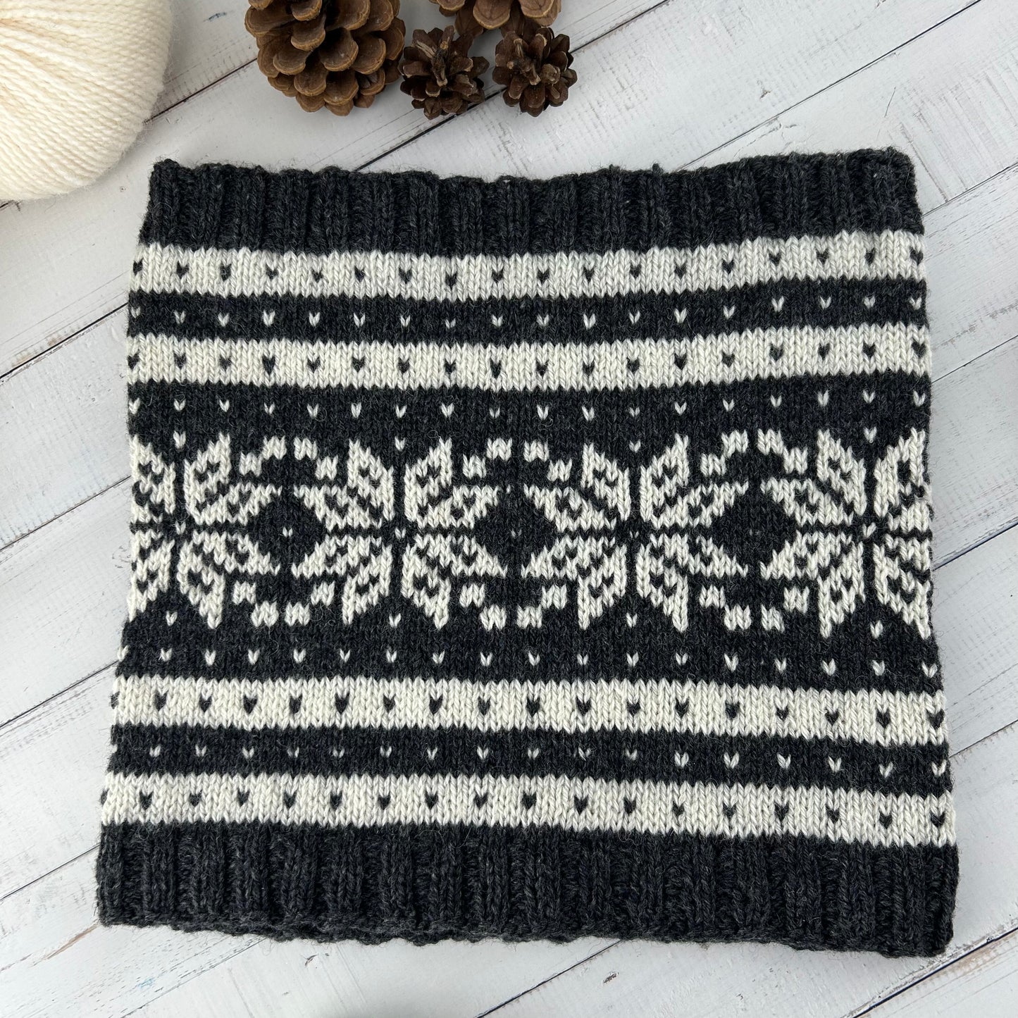 Stripey Stars Cowl Knitting Pattern Only, Norwegian Scandinavian Knitted Scarf or NeckWarmer.