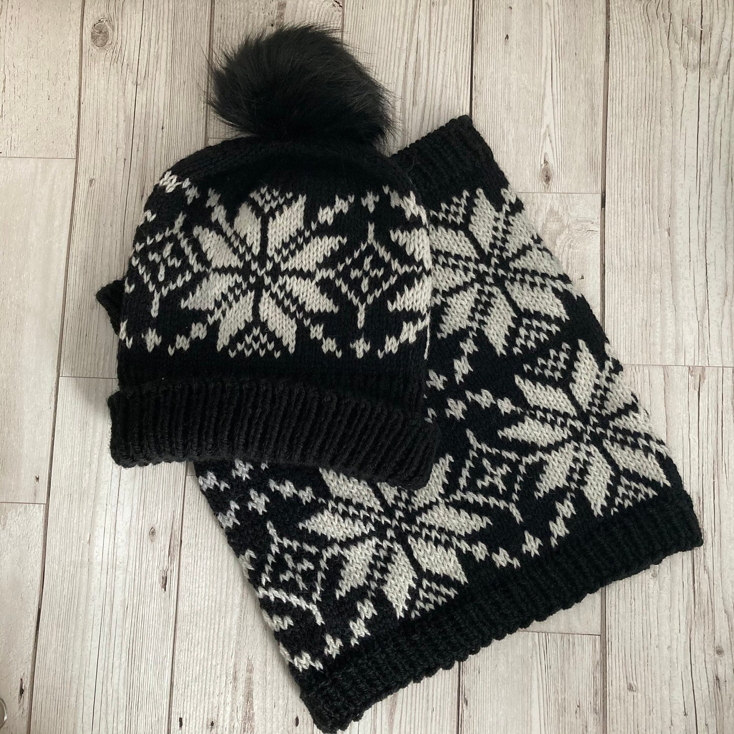 Simple Selbu Hat Cowl Knitting Pattern Stranded Colourwork Norwegian Star Rose