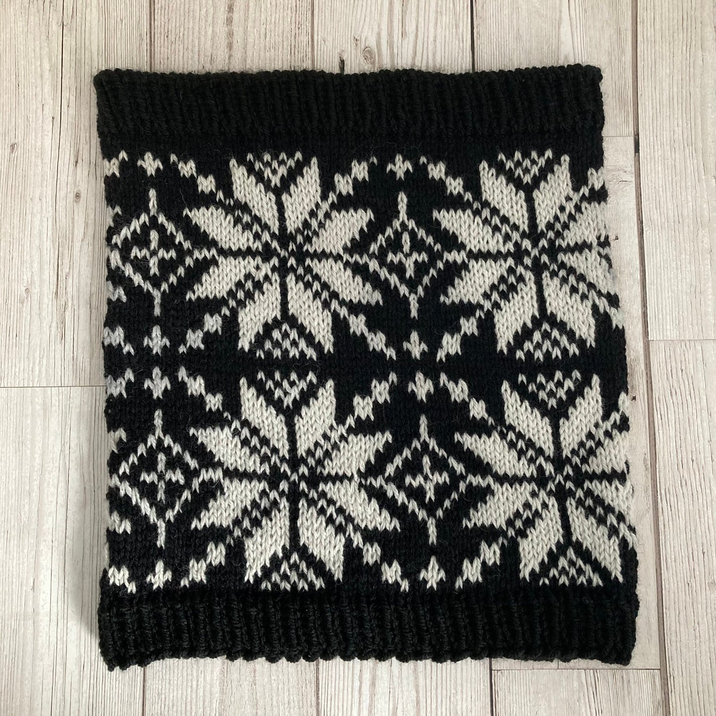 Simple Selbu Hat Cowl Knitting Pattern Stranded Colourwork Norwegian Star Rose