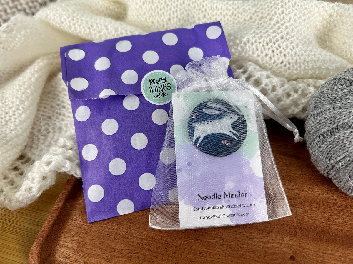 Hare Magnetic Needle Minder, Needle Nanny, Fabric Pin Cushion
