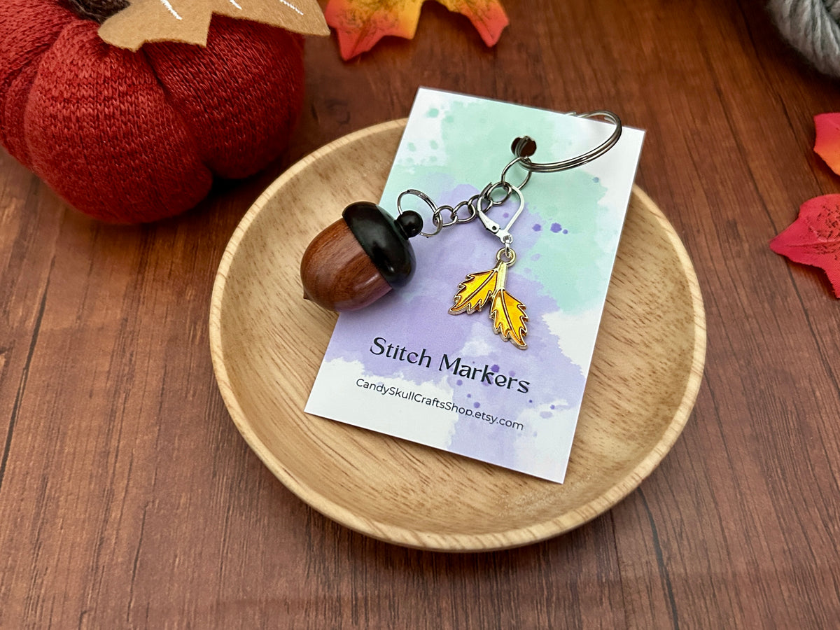 Tiny 1 inch Wooden Acorn Stitch Marker / Progress Keeper Holder Container Pot With Autumn Stitch Markers Knitting Notions Gift