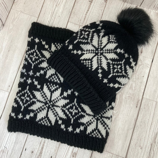 Simple Selbu Hat Cowl Knitting Pattern Stranded Colourwork Norwegian Star Rose